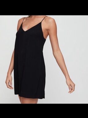 Aritzia Wilfred Free Vivienne Dress